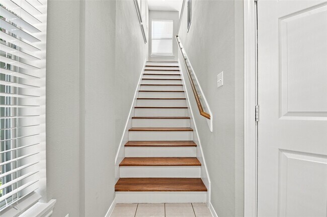 Building Photo - 1421 Ruthven St