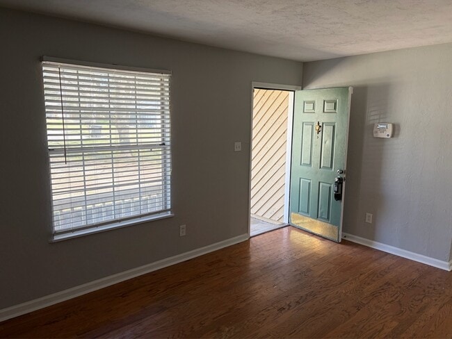 Building Photo - 2913 Riddle Ct