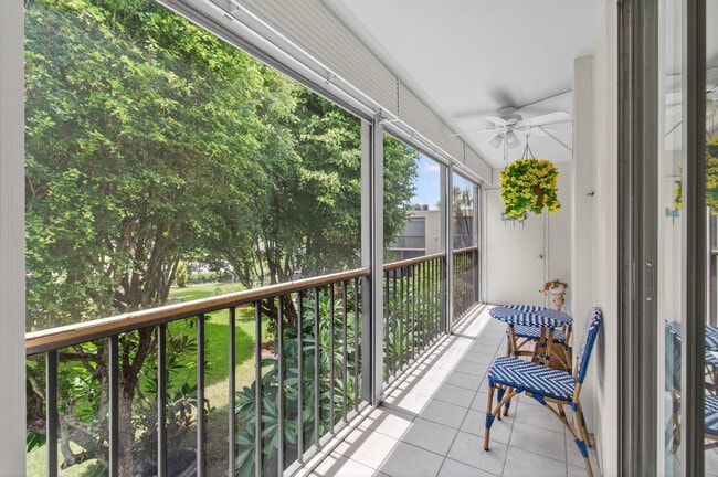 Building Photo - 5250 Las Verdes Cir