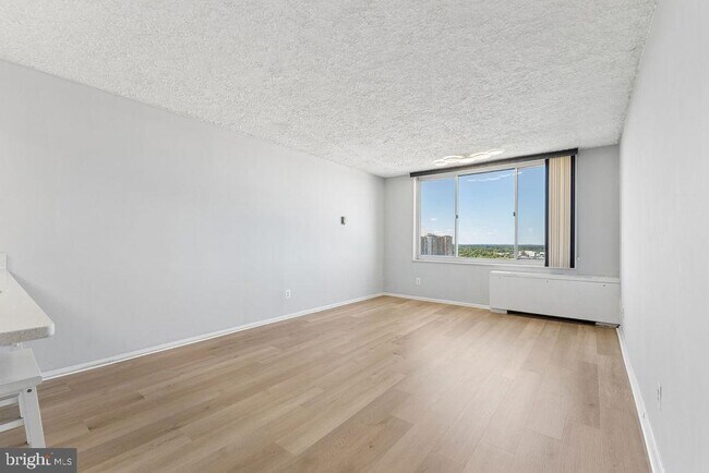 Building Photo - 11801 Rockville Pike