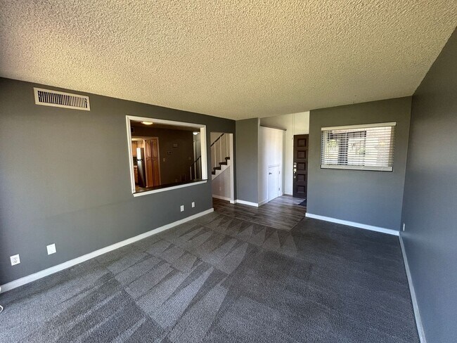 Building Photo - 4501 W Continental Dr