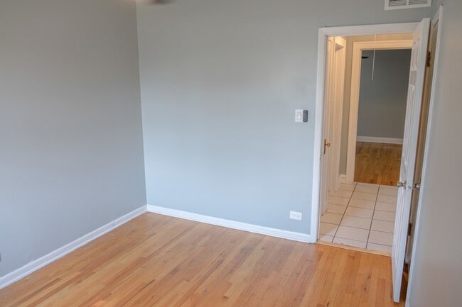 Building Photo - 5445 W 64th St