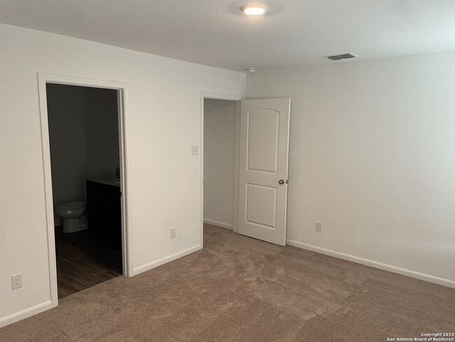 Building Photo - 10930 Chatham Ct