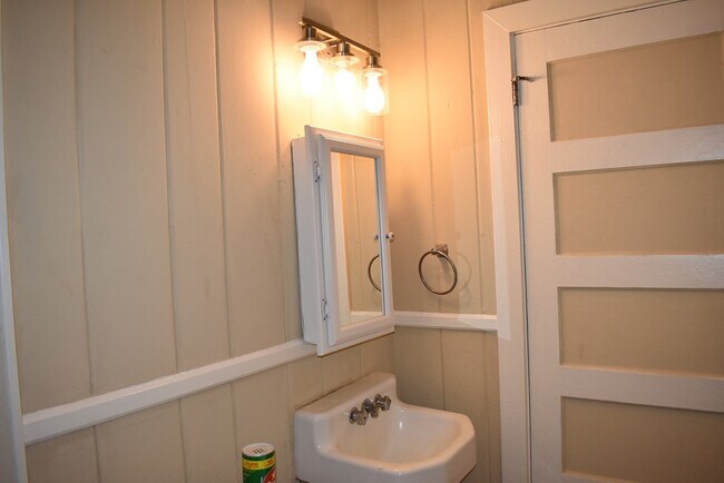 Building Photo - 14 Dunway Dr