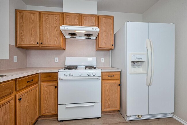 Building Photo - 8435 Westknoll Ln