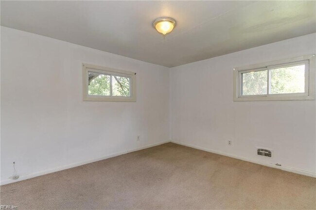 Building Photo - 1316 Gabriel Dr