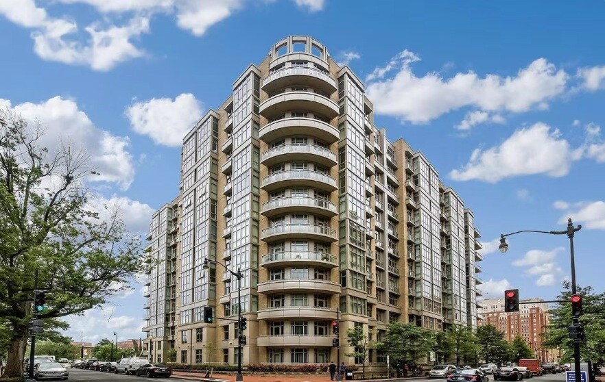 Building Photo - 811 4th St NW