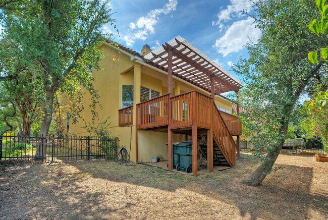 Building Photo - 3912 Coopers Hawk Cove