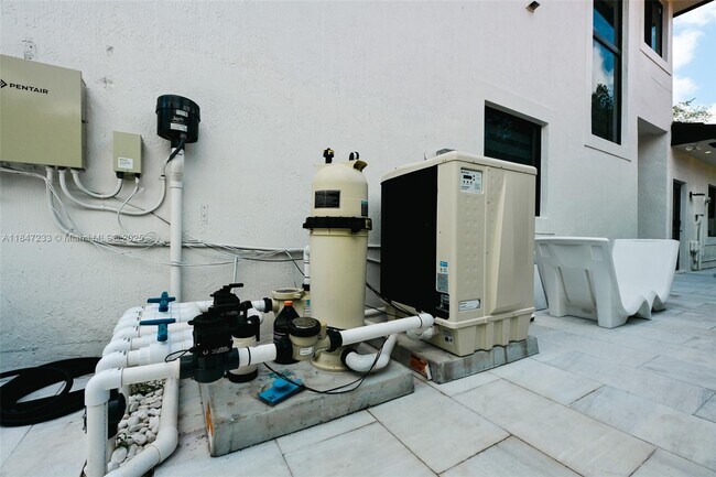 Building Photo - 8450 NW 169th Terrace