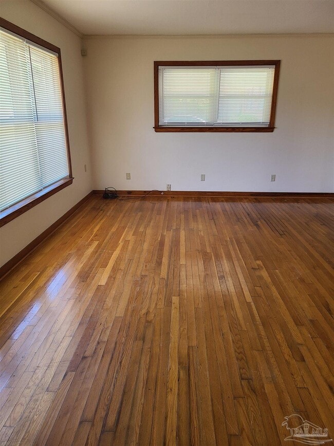 Building Photo - 812 Ash Dr