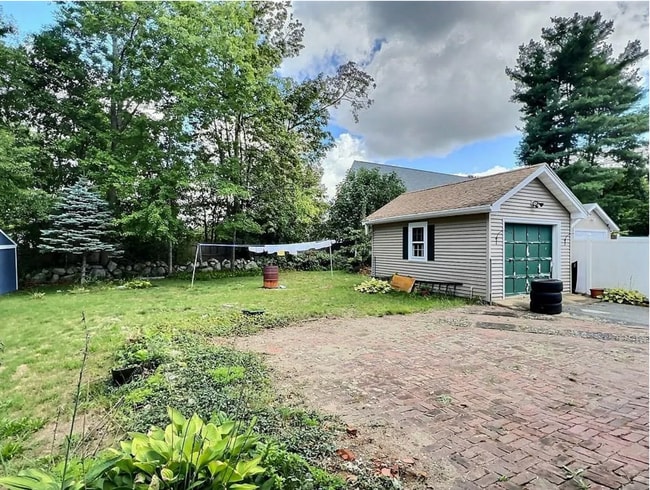 Building Photo - 51 Poole St