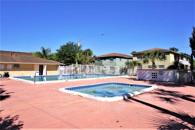 Building Photo - Palm Gardens Community