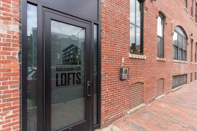 Building Photo - 70-72-72 Northampton St