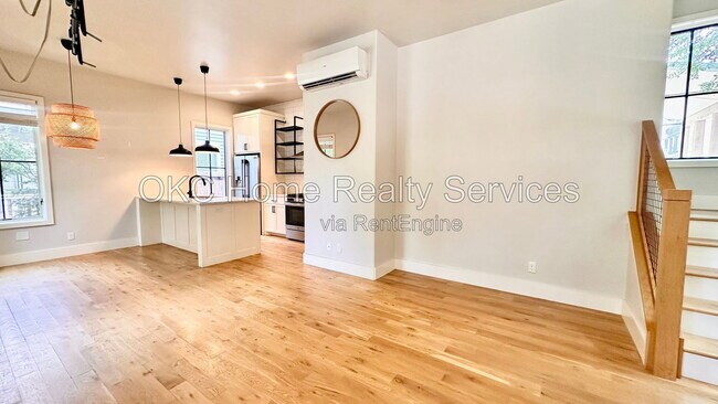 Building Photo - 941 Pedalers Ln