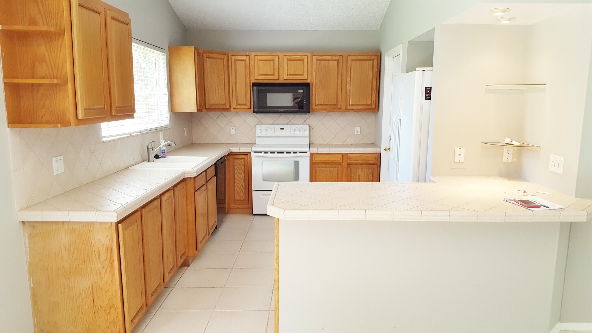 Kitchen - 1626 SW Bascom Ave