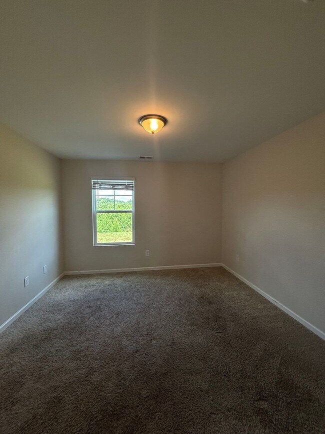 Building Photo - 125 Adger Rd