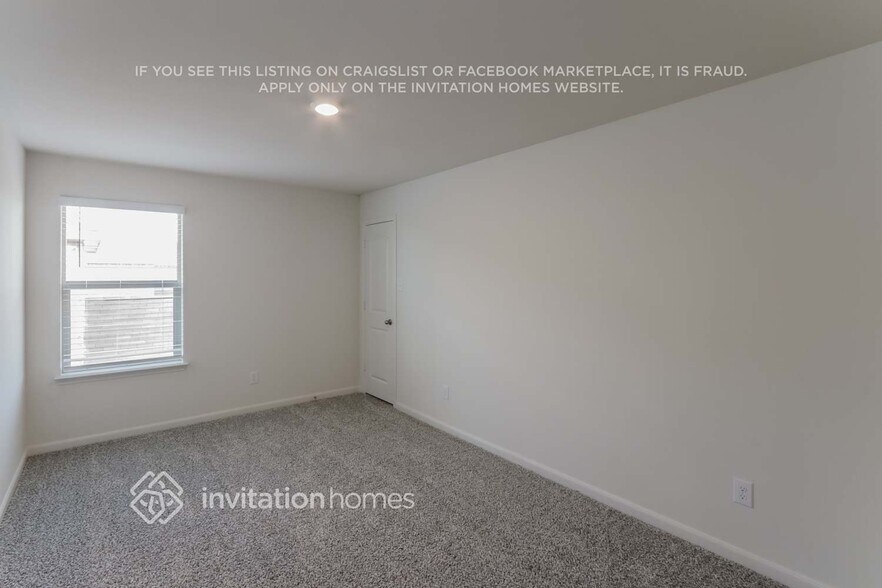 Building Photo - 3023 Chico Dr