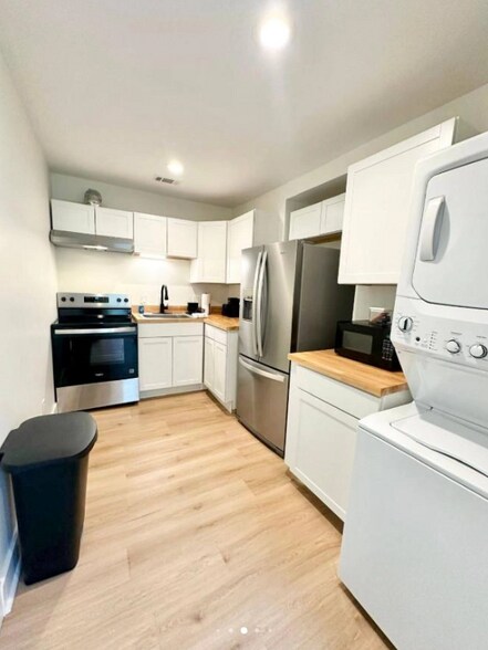 Building Photo - 1313 Live Oak St