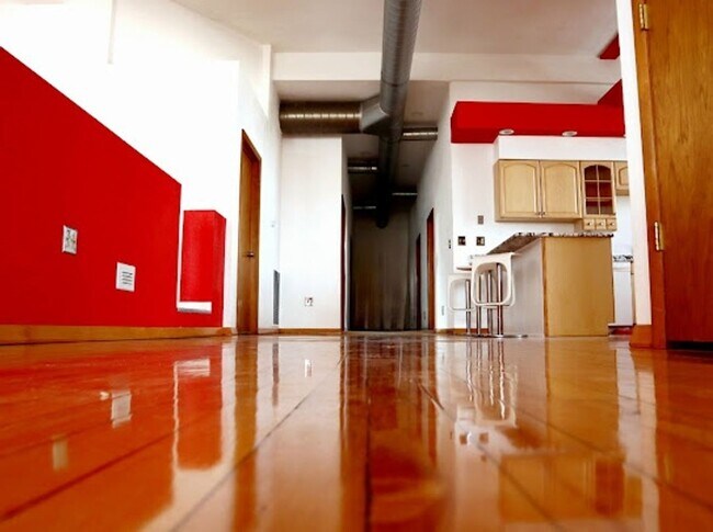 Building Photo - 335 N Superior St