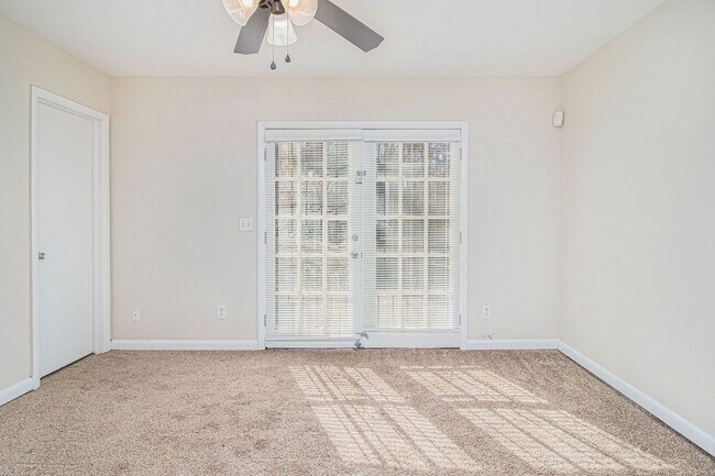 Building Photo - 3 bdrm, 2 bath in Decatur
