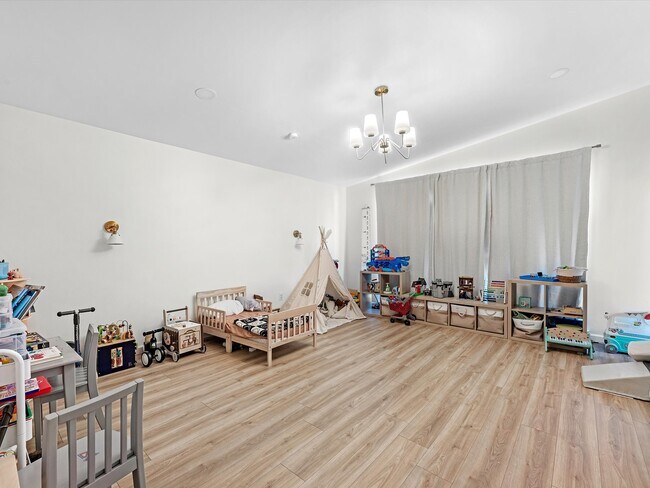 Building Photo - 3209 Pennsylvania St