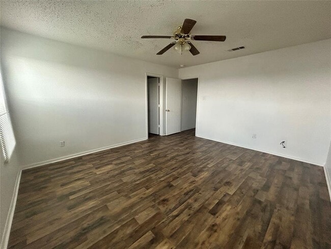 Building Photo - 4302 Janelle Dr