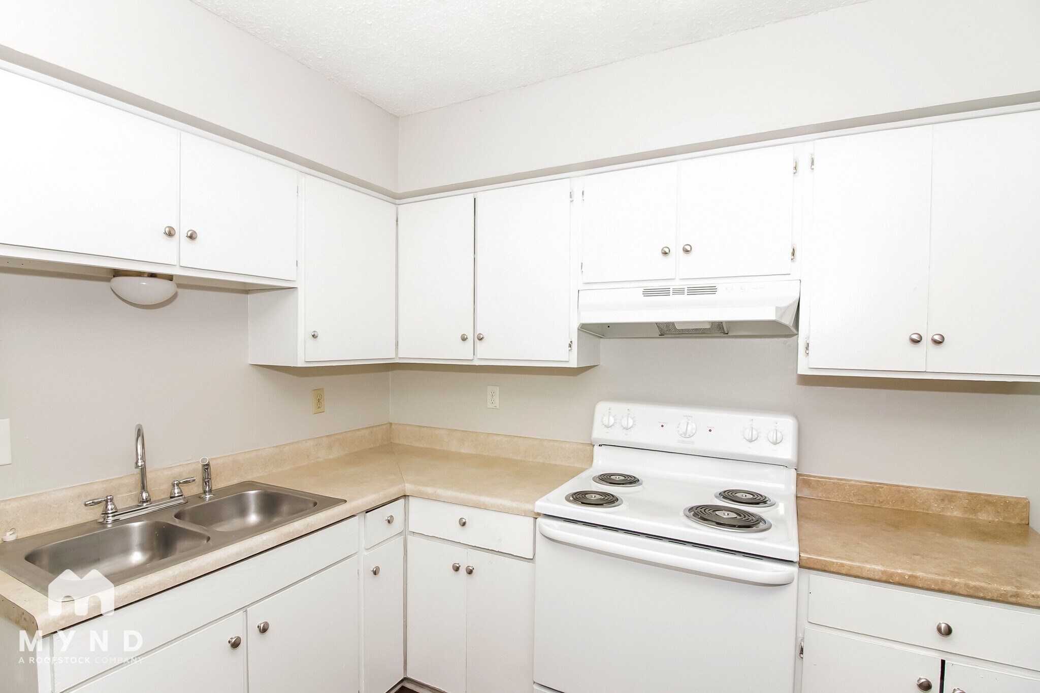 Building Photo - 6875 Embassy Cir