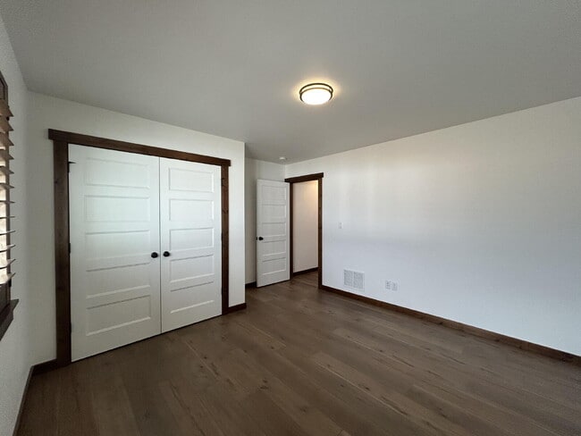 Building Photo - Luxury 4 Bed / 2 Bath Home on .84 Acres – UTILITIES INCLUDED - 3 Car Garage – RV Parking