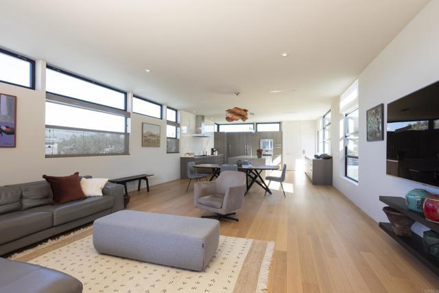 Building Photo - 2722 Camino Del Mar