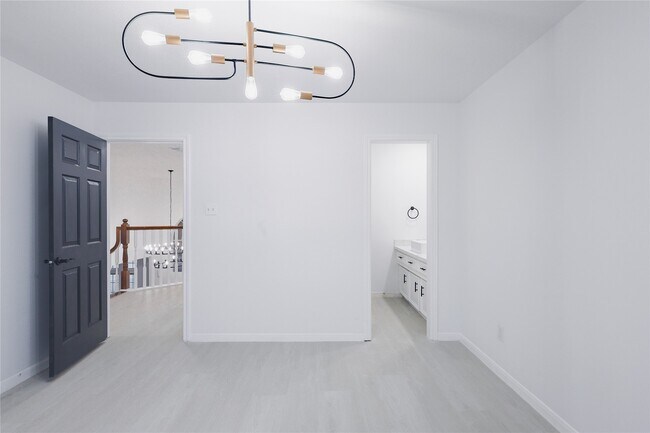 Building Photo - 17527 Sandy Cliffs Dr