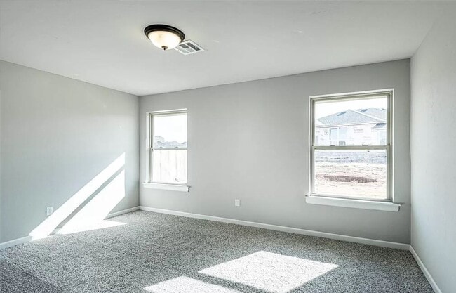 Building Photo - Beautiful 4 Bedroom Home 2 bathroom home!