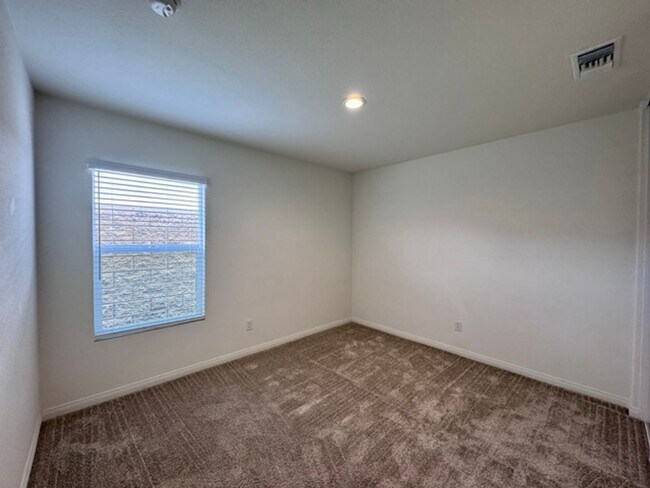 Building Photo - Newly built 4 bedroom Winchester home for ...