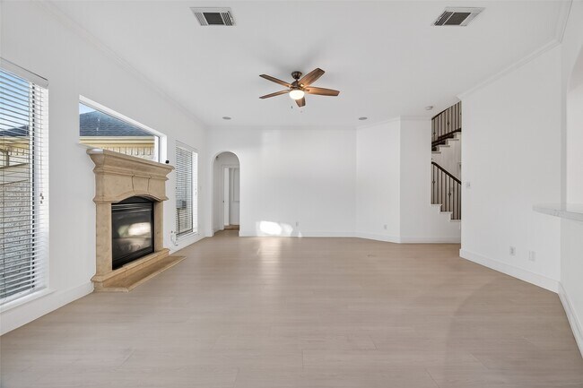 Building Photo - 22115 Oakcreek Hollow Ln