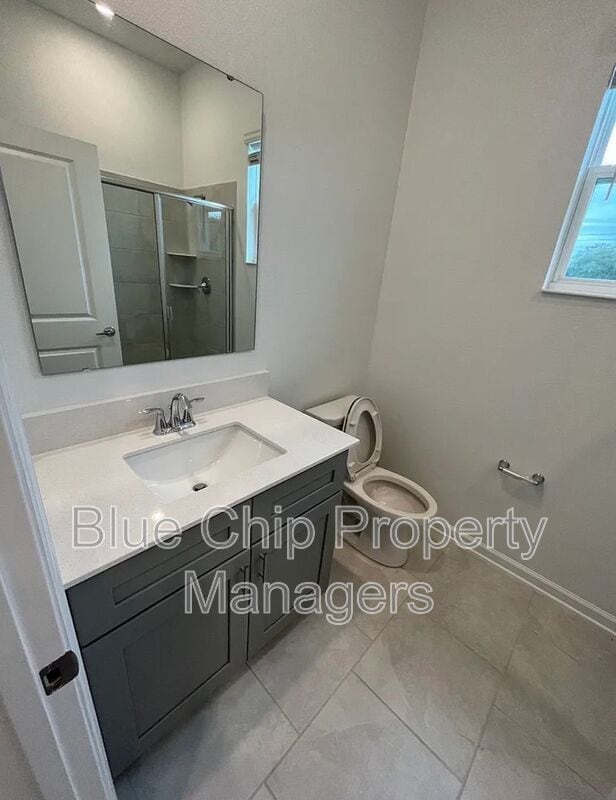 Building Photo - 3031 Country Side Dr