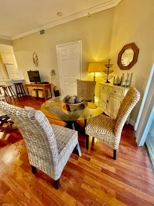 Building Photo - 2060 Greenview Shores Blvd