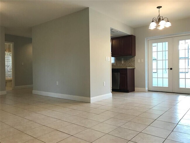 Building Photo - 2431 Doud St