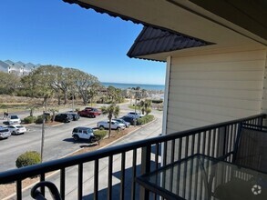 Building Photo - Hilton Head Beach and Tennis