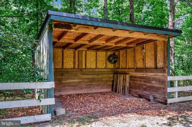 Building Photo - 8 Wilderness Ct