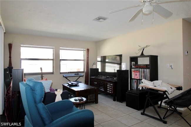 Building Photo - 3808 SE 11th Ave