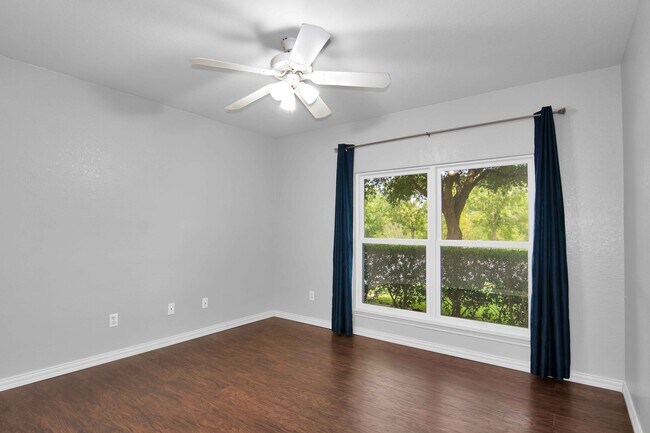 Building Photo - 2614 Bradley Ln