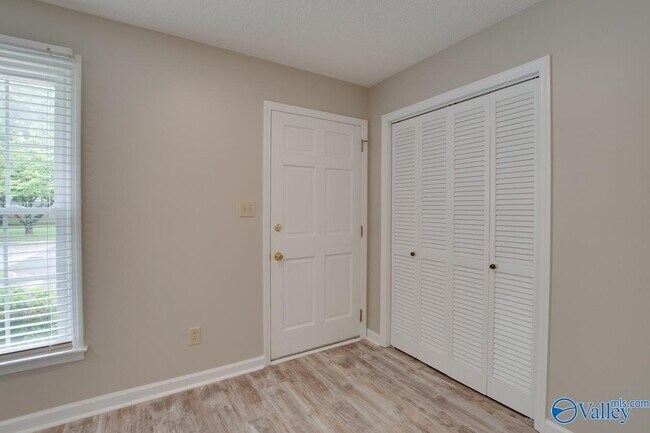 Building Photo - 8146 Oldfield Rd SW