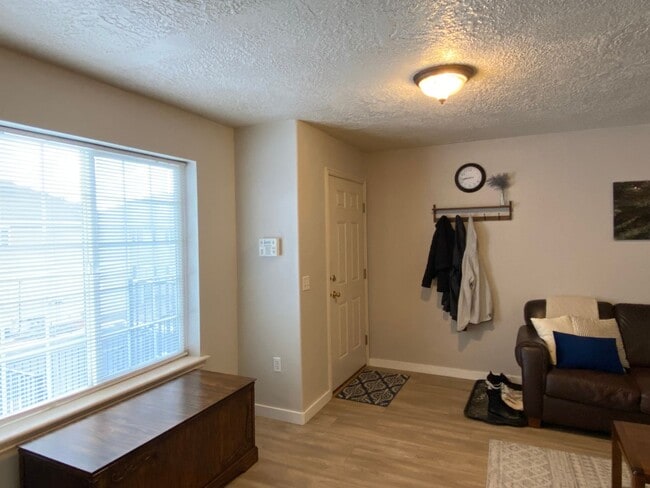 Building Photo - M520CC