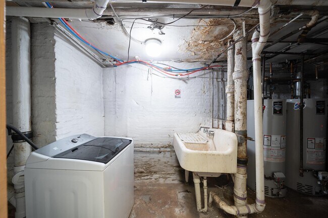 Building Photo - 27 Thorne St