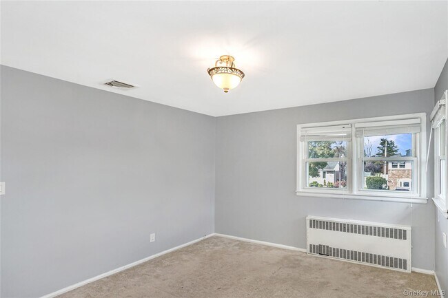 Building Photo - 15 Ingram Dr