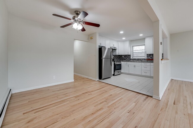Building Photo - 263 Palisade Ave