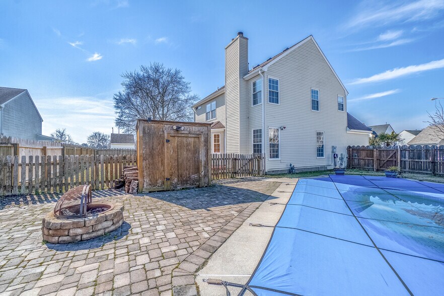 Building Photo - 305 Hidden Falls Ct