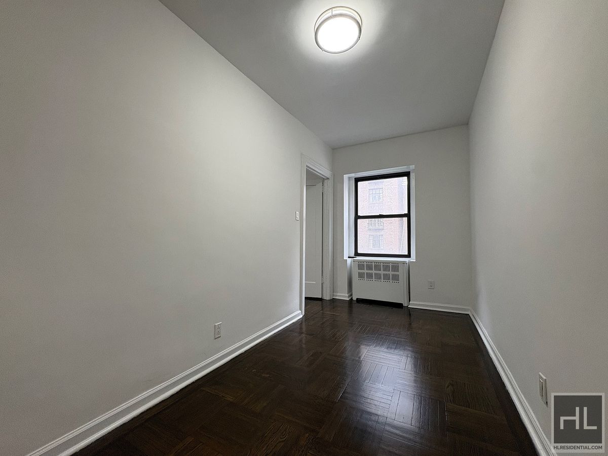 Building Photo - EAST 72 STREET