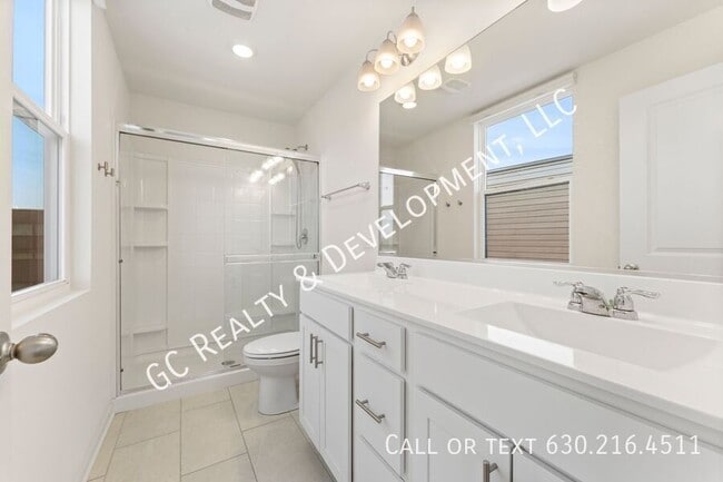 Building Photo - 2239 Parkside Dr