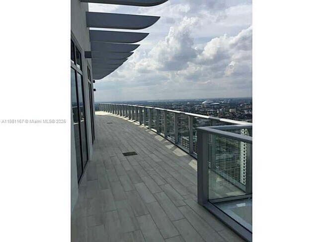 Building Photo - 1100S S Miami Ave