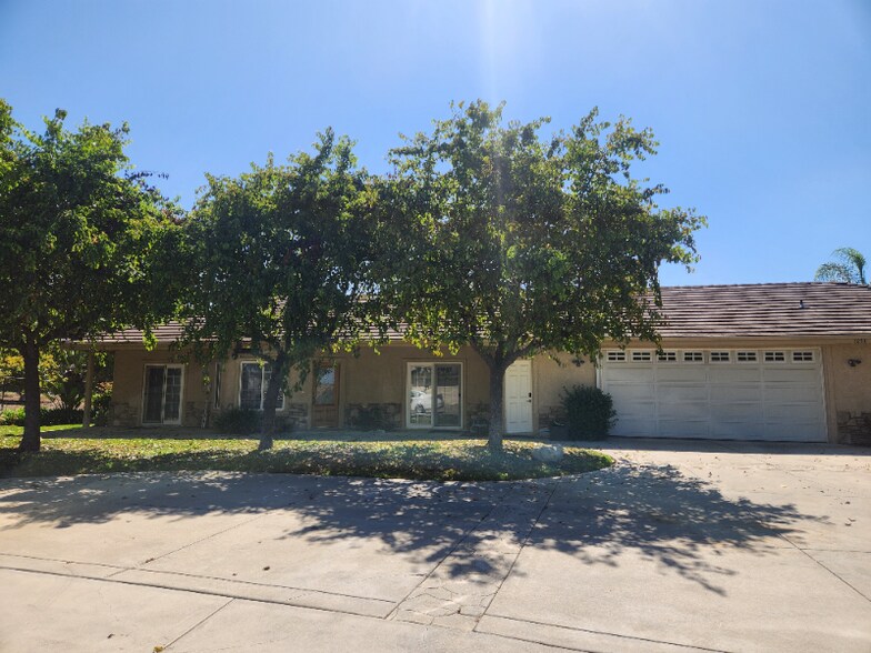 Primary Photo - 1234 Kendi Ln